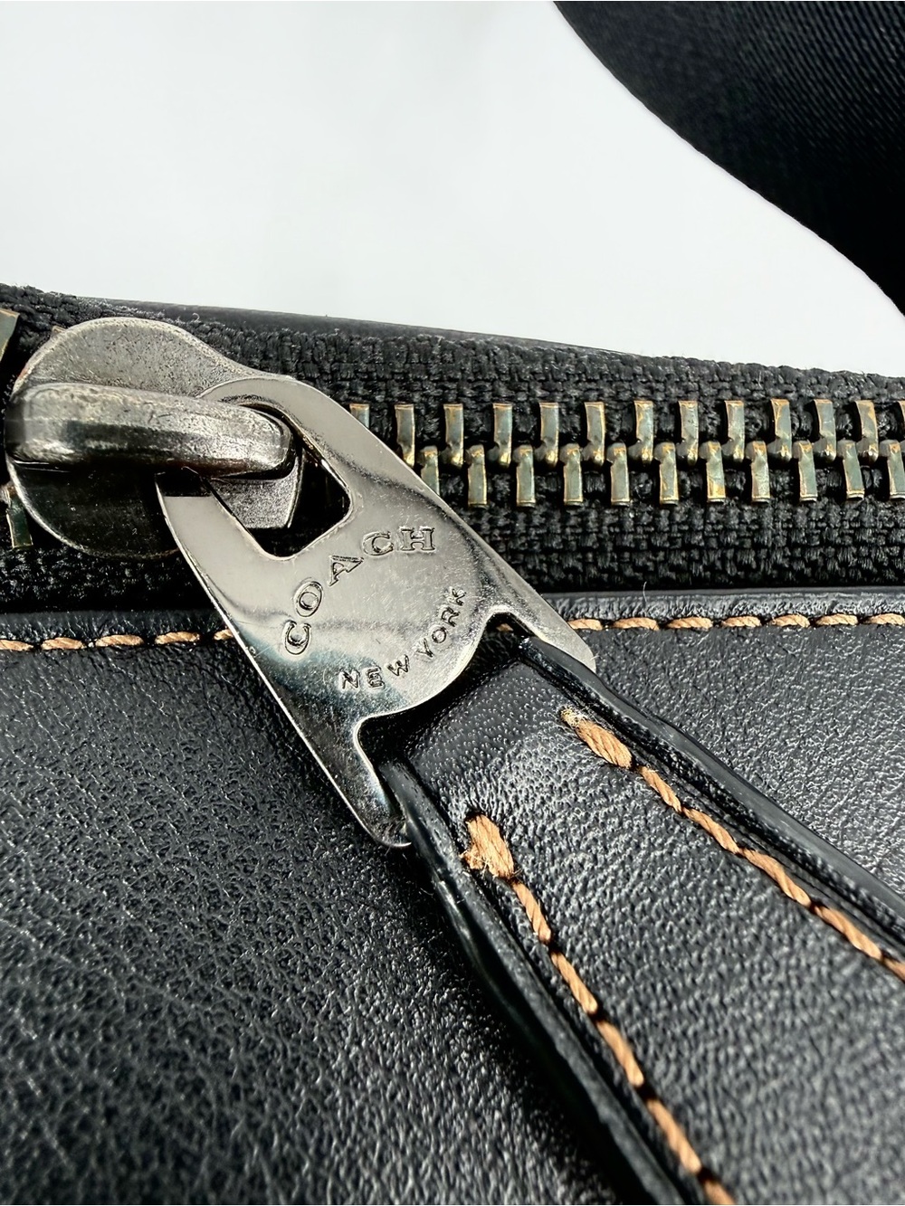 Coach Graham Smooth Leather Minimalist Crossbody Shoulder Purse Bag, Black C4148 - Picture 8 of 11
